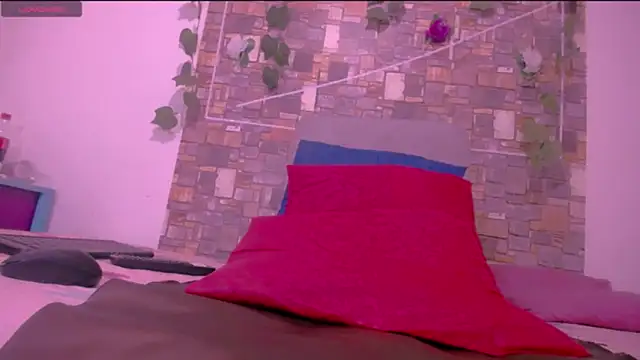 CrazyRousex online show from September 19, 2025, 3:13 pm