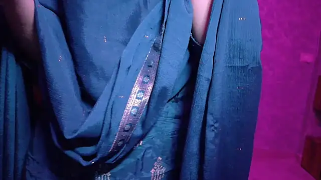 Snapshot of MidnightFlame chatting on September 13, 2025, 7:46 pm MidnightFlame online show from September 13, 2025, 7:46 pm