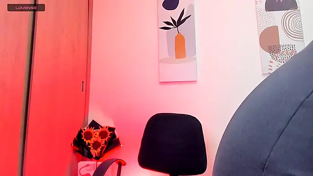 SeleneClark online show from February 20, 2025, 6:24 pm