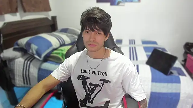 justin stark7 online show from December 6, 2024, 12:12 am