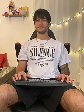 justin stark7 online show from February 3, 2026, 1:49 pm