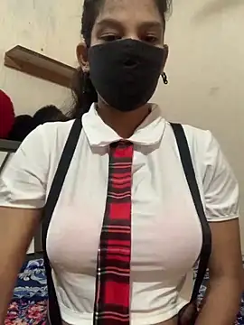 hottiess69 online show from September 19, 2025, 5:31 am