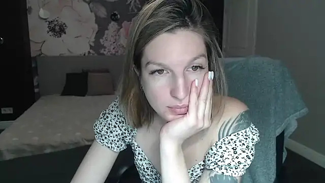 EmilyWalkeri online show from January 14, 2025, 7:48 am