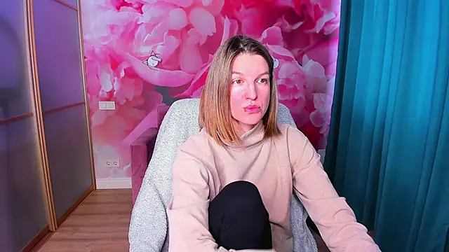 EmilyWalkeri online show from February 9, 2025, 7:05 am