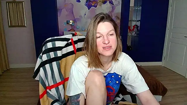 EmilyWalkeri online show from March 8, 2025, 1:06 am