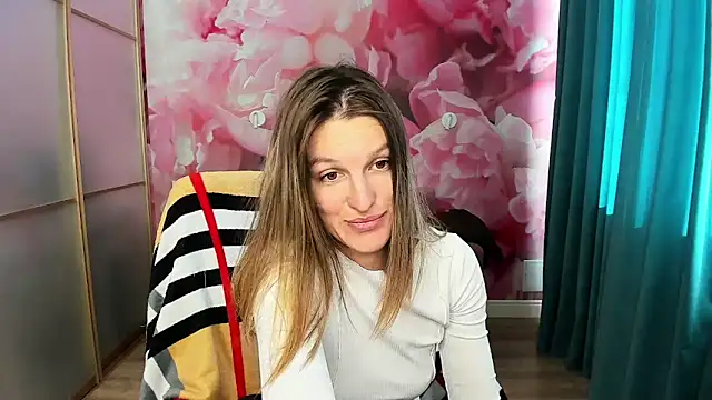 EmilyWalkeri online show from October 20, 2025, 8:37 am