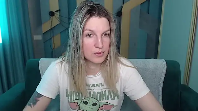 EmilyWalkeri online show from February 22, 2026, 7:29 am