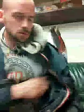 Snapshot of Rejtelmesest chatting on December 17, 2024, 7:15 pm Rejtelmesest online show from December 17, 2024, 7:15 pm