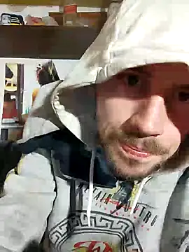 Snapshot of Rejtelmesest chatting on December 17, 2024, 10:22 pm Rejtelmesest online show from December 17, 2024, 10:22 pm