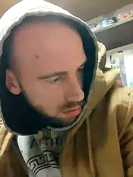 Snapshot of Rejtelmesest chatting on December 22, 2024, 10:15 pm Rejtelmesest online show from December 22, 2024, 10:15 pm