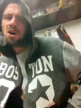 Snapshot of Rejtelmesest chatting on December 25, 2024, 2:56 pm Rejtelmesest online show from December 25, 2024, 2:56 pm