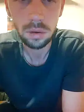 Snapshot of Rejtelmesest chatting on January 6, 2025, 8:39 pm Rejtelmesest online show from January 6, 2025, 8:39 pm