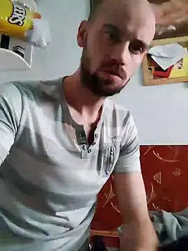 Snapshot of Rejtelmesest chatting on January 21, 2025, 2:05 pm Rejtelmesest online show from January 21, 2025, 2:05 pm