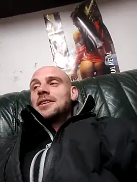 Snapshot of Rejtelmesest chatting on March 2, 2025, 9:32 pm Rejtelmesest online show from March 2, 2025, 9:32 pm