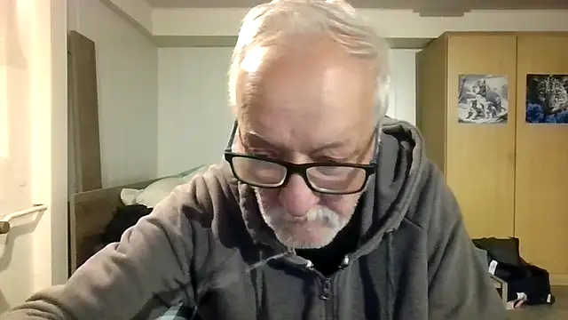 Snapshot of Sammy1660 chatting on September 27, 2025, 4:17 am Sammy1660 online show from September 27, 2025, 4:17 am