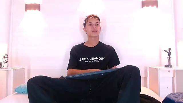 Levis Montes online show from January 27, 2025, 2:13 pm