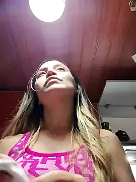 Snapshot of cindy_love2 chatting on December 24, 2024, 2:32 am cindy love2 online show from December 24, 2024, 2:32 am