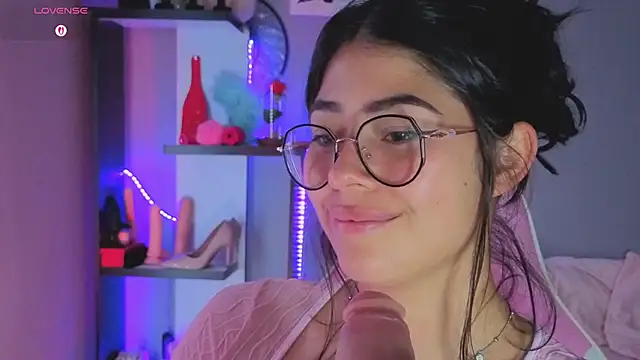 LoaLuxury online show from February 27, 2026, 5:07 am