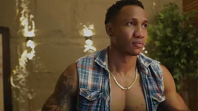 Logan Varela online show from November 20, 2025, 1:33 pm