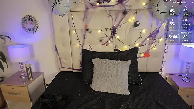 Agatha Vixen online show from October 31, 2025, 12:50 pm