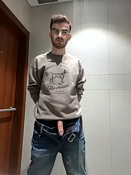 erikamavrik online show from January 15, 2026, 12:54 pm