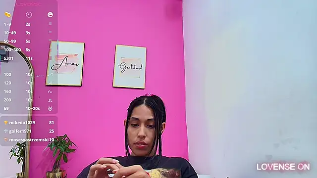 yourcuteneighbourr online show from February 13, 2025, 6:09 am