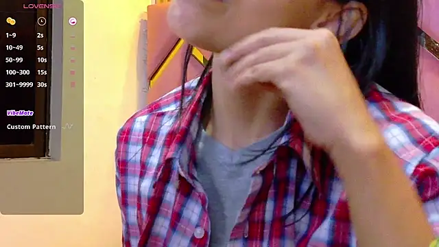 yourcuteneighbourr online show from September 9, 2025, 2:55 am