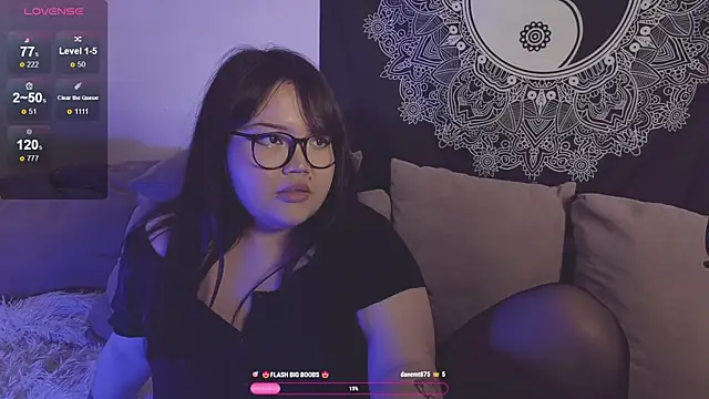 Snapshot of LeyaKan chatting on December 3, 2024, 11:35 pm LeyaKan online show from December 3, 2024, 11:35 pm