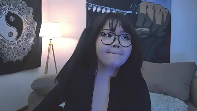 Snapshot of LeyaKan chatting on February 4, 2025, 11:59 pm LeyaKan online show from February 4, 2025, 11:59 pm