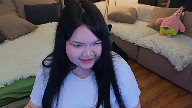 Snapshot of LeyaKan chatting on March 5, 2025, 8:21 pm LeyaKan online show from March 5, 2025, 8:21 pm