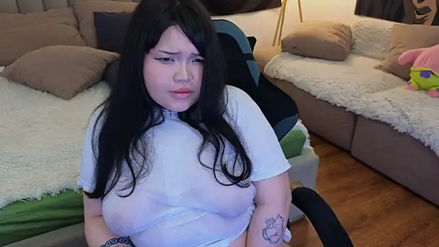 Snapshot of LeyaKan chatting on March 5, 2025, 11:27 pm LeyaKan online show from March 5, 2025, 11:27 pm