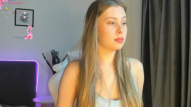 elliediaz online show from December 19, 2025, 7:21 pm