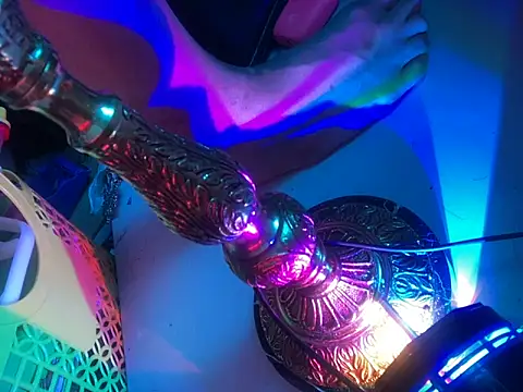 gurlnips online show from September 30, 2025, 7:24 am