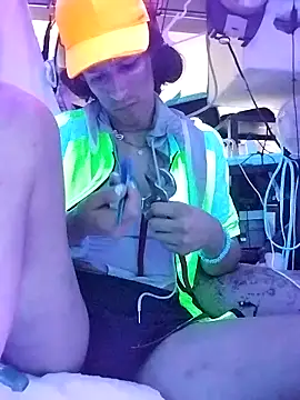 gurlnips online show from April 2, 2026, 2:58 pm