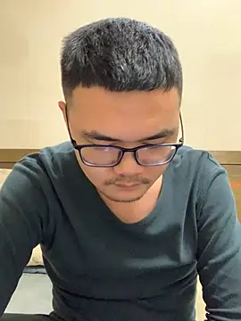 Snapshot of lililiwuwuwu chatting on December 21, 2024, 12:27 pm lililiwuwuwu online show from December 21, 2024, 12:27 pm