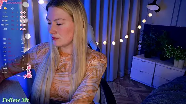 Snapshot of Liv_Fay chatting on February 12, 2025, 4:44 pm Liv Fay online show from February 12, 2025, 4:44 pm