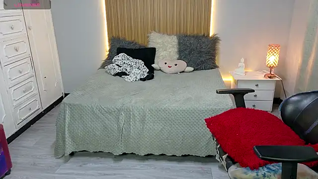 Snapshot of sailor_moon07 chatting on September 11, 2025, 5:07 am sailor moon07 online show from September 11, 2025, 5:07 am