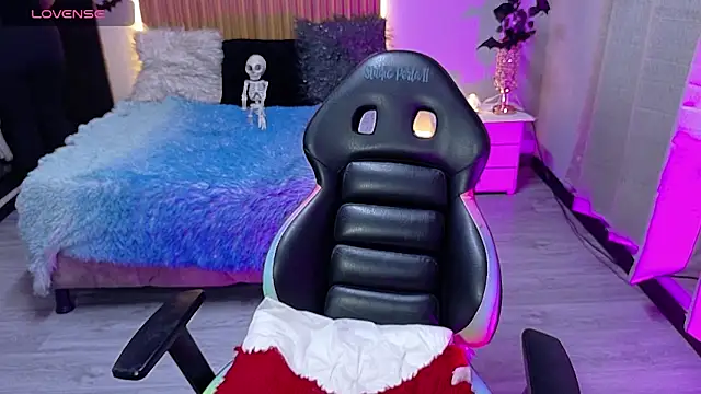 Snapshot of sailor_moon07 chatting on October 7, 2025, 4:53 am sailor moon07 online show from October 7, 2025, 4:53 am