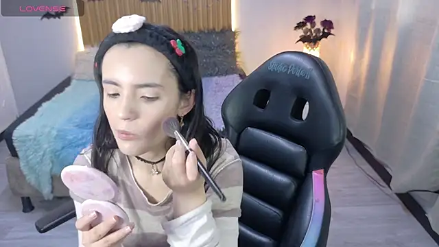 Snapshot of sailor_moon07 chatting on October 14, 2025, 12:50 pm sailor moon07 online show from October 14, 2025, 12:50 pm