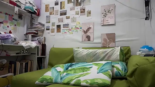 Pinkyrose111 online show from September 24, 2025, 1:20 am