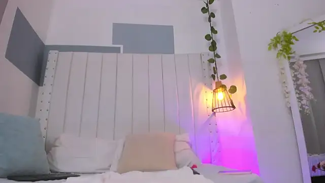 hannah gray online show from November 18, 2025, 11:14 am