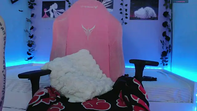 Scarlettsrorm online show from March 23, 2025, 8:26 am