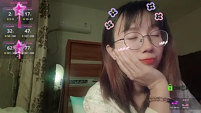 Lili 666 online show from November 6, 2025, 8:21 pm