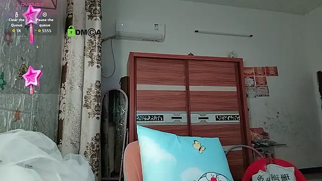 Lili 666 online show from November 30, 2025, 9:41 pm