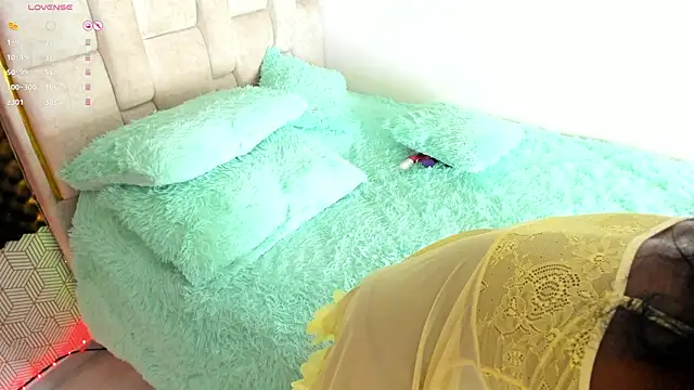 Valeria Thompson1 online show from January 31, 2025, 10:10 pm