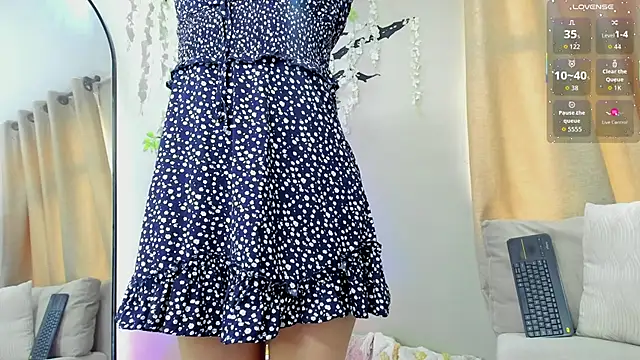 Miranda doll  online show from September 17, 2025, 1:02 pm