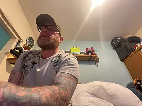 Tattooednakedguy online show from April 4, 2026, 7:00 pm