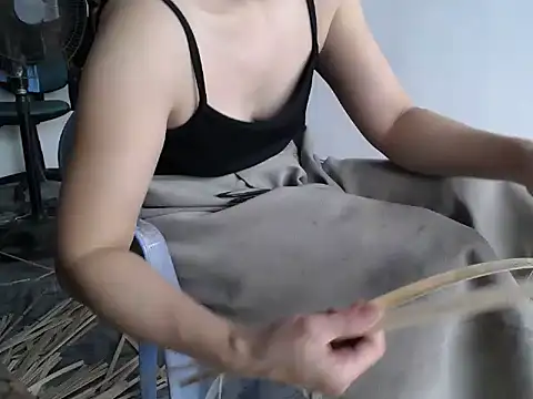 nolame18xxx online show from September 14, 2025, 2:22 am