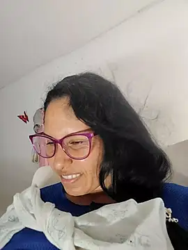 KeillyDiaz online show from November 11, 2025, 4:40 pm