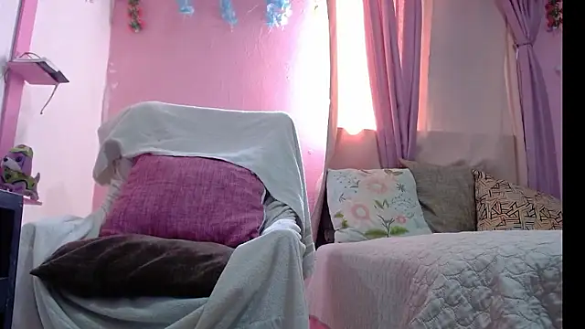 KeillyDiaz online show from January 18, 2026, 6:44 pm